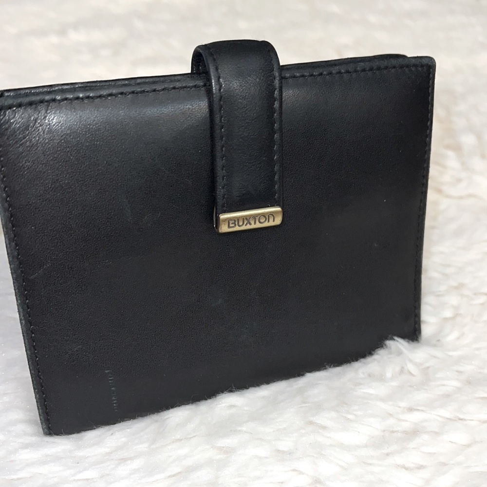 Buxton GUC Leather Kiss-lock Wallet
